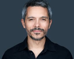 João Azevedo — Fotógrafo de Retrato Profissional